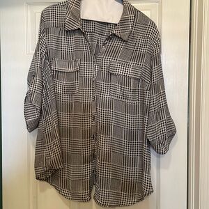 Torrid black and white blouse in excellent condition